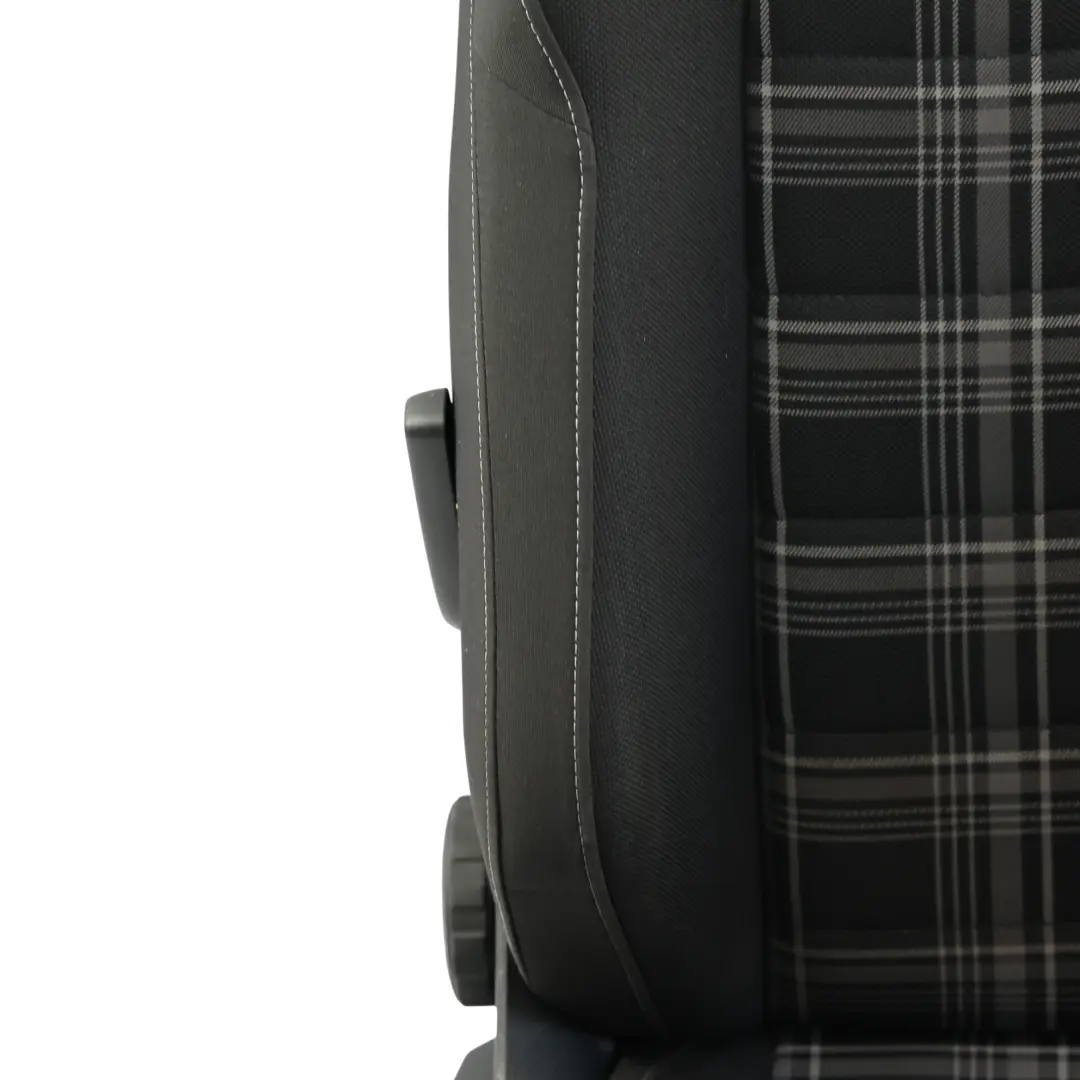 Fotel Przedni Prawy Materiał Czarny Artgrey do Volkswagen Golf GTD o numerze 5G4881806DK Volkswagen Golf GTD Fotel Przedni Prawy Materiał Czarny Artgrey - SKU 5G4881806DK-1 - Numer Części 5G4881806DK