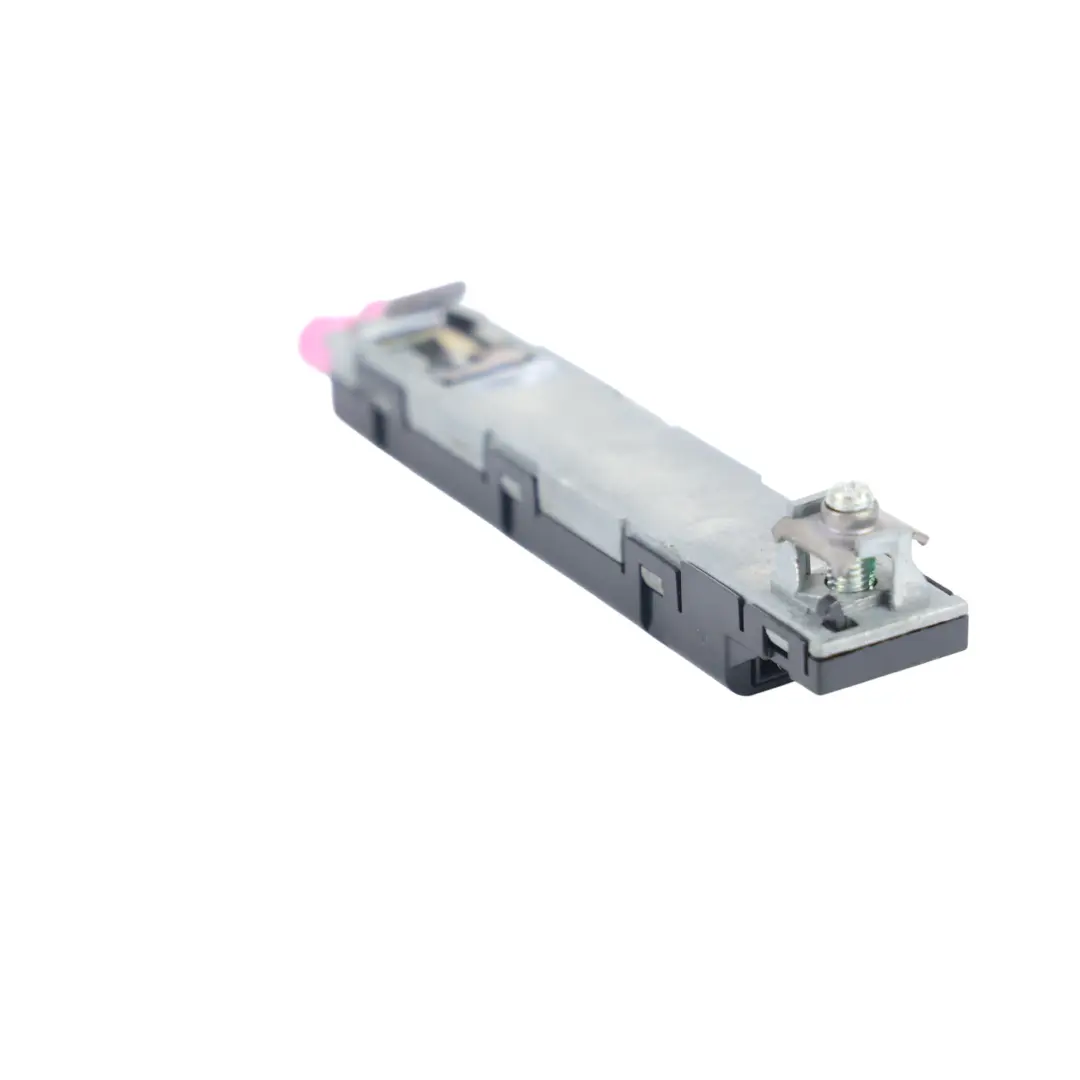 Amplificateur Antenne Toit AM/FM/TV Droit pour Volkswagen Golf GTI MK7 à propos du numéro de pièce 5G6035577J Volkswagen Golf GTI MK7 Amplificateur Antenne Toit AM/FM/TV Droit - SKU 5G6035577J - Numéro de pièce 5G6035577J