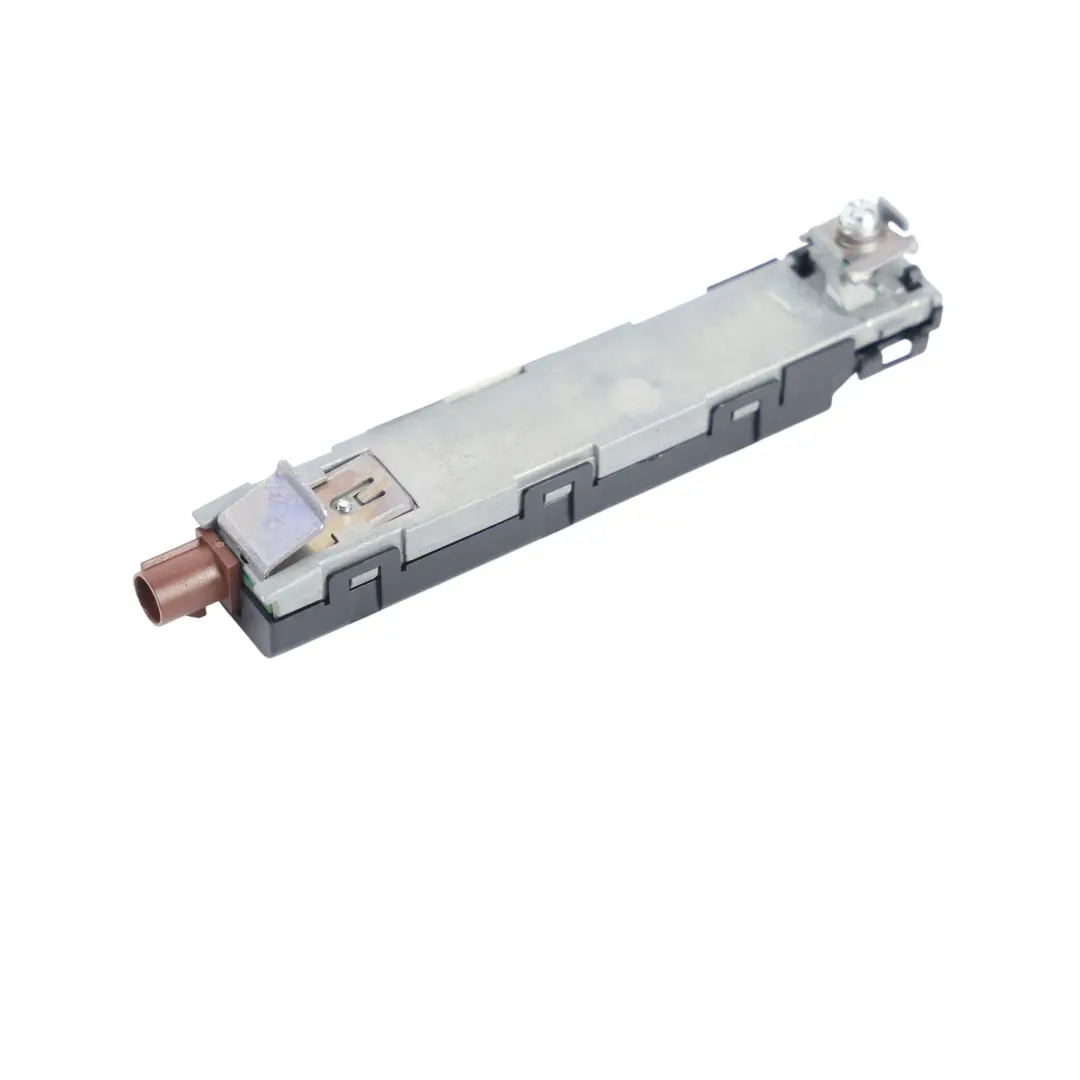 Amplificateur Antenne Toit Droit pour Volkswagen Golf GTI MK7 à propos du numéro de pièce 5G6035577K Volkswagen Golf GTI MK7 Amplificateur Antenne Toit Droit - SKU 5G6035577K - Numéro de pièce 5G6035577K