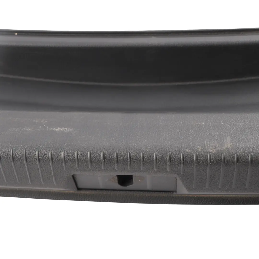 Volkswagen Golf Mk7 Tapa Cerradura Portón Trasero - SKU 5G6863459K - Número de pieza 5G6863459K