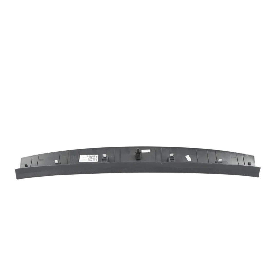 Volkswagen Golf Mk7 Garniture Panneau Hayon Supérieur Arrière Noir - SKU 5G6867715B - Numéro de pièce 5G6867715B