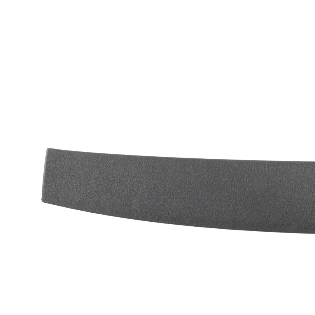 Garniture Panneau Hayon Supérieur Arrière Noir pour Volkswagen Golf Mk7 à propos du numéro de pièce 5G6867715B Volkswagen Golf Mk7 Garniture Panneau Hayon Supérieur Arrière Noir - SKU 5G6867715B - Numéro de pièce 5G6867715B