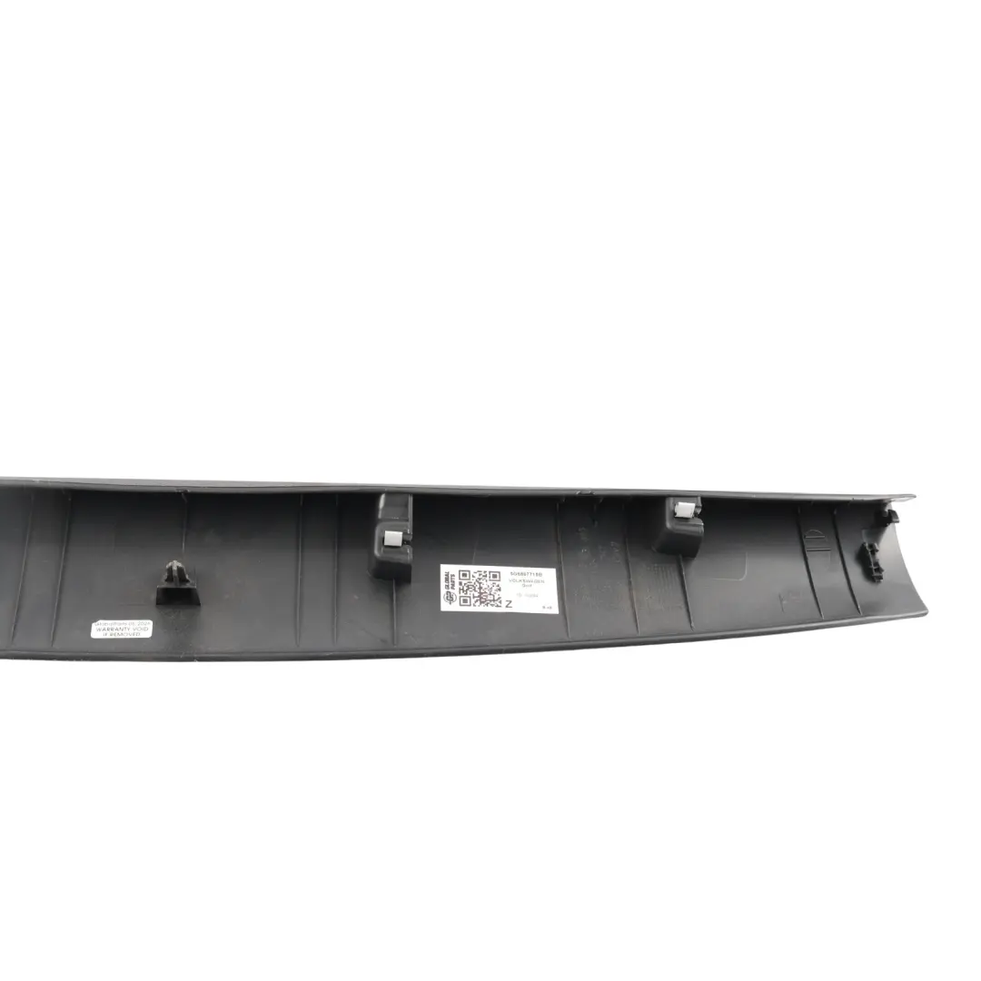 Volkswagen Golf Mk7 Garniture Panneau Hayon Supérieur Arrière Noir - SKU 5G6867715B - Numéro de pièce 5G6867715B