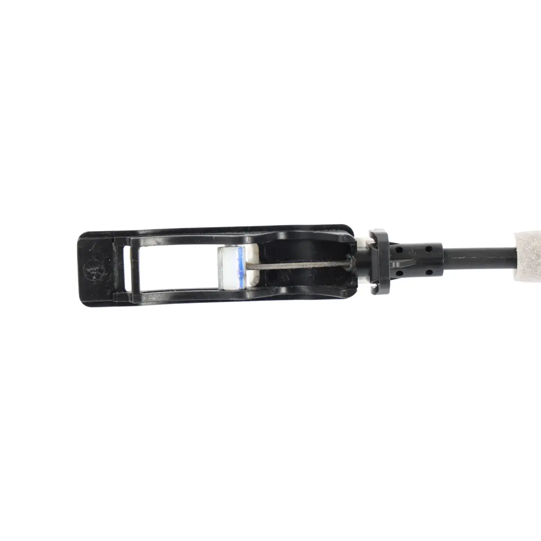 Linka Bowdena Tylnych Drzwi Prawa do Volkswagen Golf CD1 o numerze 5H0972692B Volkswagen Golf CD1 Linka Bowdena Tylnych Drzwi Prawa - SKU 5H0972692B - Numer Części 5H0972692B