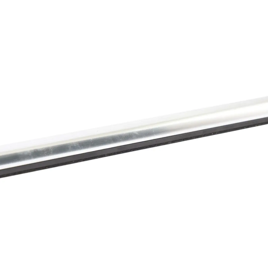 MK8 CD1 Fensterdichtung Außen Hinten Rechts für Volkswagen Golf mit Teilenummer 5H4839476B Volkswagen Golf MK8 CD1 Fensterdichtung Außen Hinten Rechts - SKU 5H4839476B - Teilenummer 5H4839476B