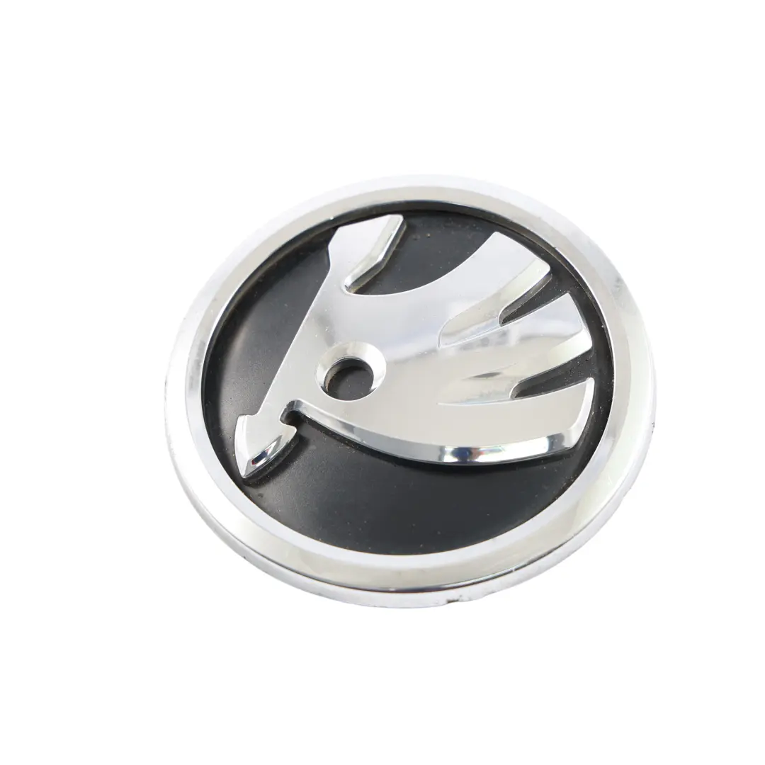 Skoda Fabia MK2 5J Emblema Logo Badge Griglia Anteriore Portellone A - SKU 5J0853621-1 - Numero di parte 5J0853621
