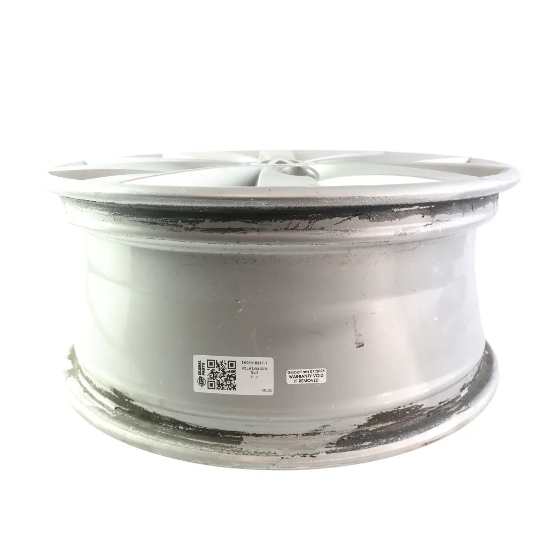 Mk6 Silberne Leichtmetallfelge Alufelge 17" 7J ET:54 für Volkswagen Golf mit Teilenummer 5K0601025F Volkswagen Golf Mk6 Silberne Leichtmetallfelge Alufelge 17" 7J ET:54 - SKU 5K0601025F-1 - Teilenummer 5K0601025F
