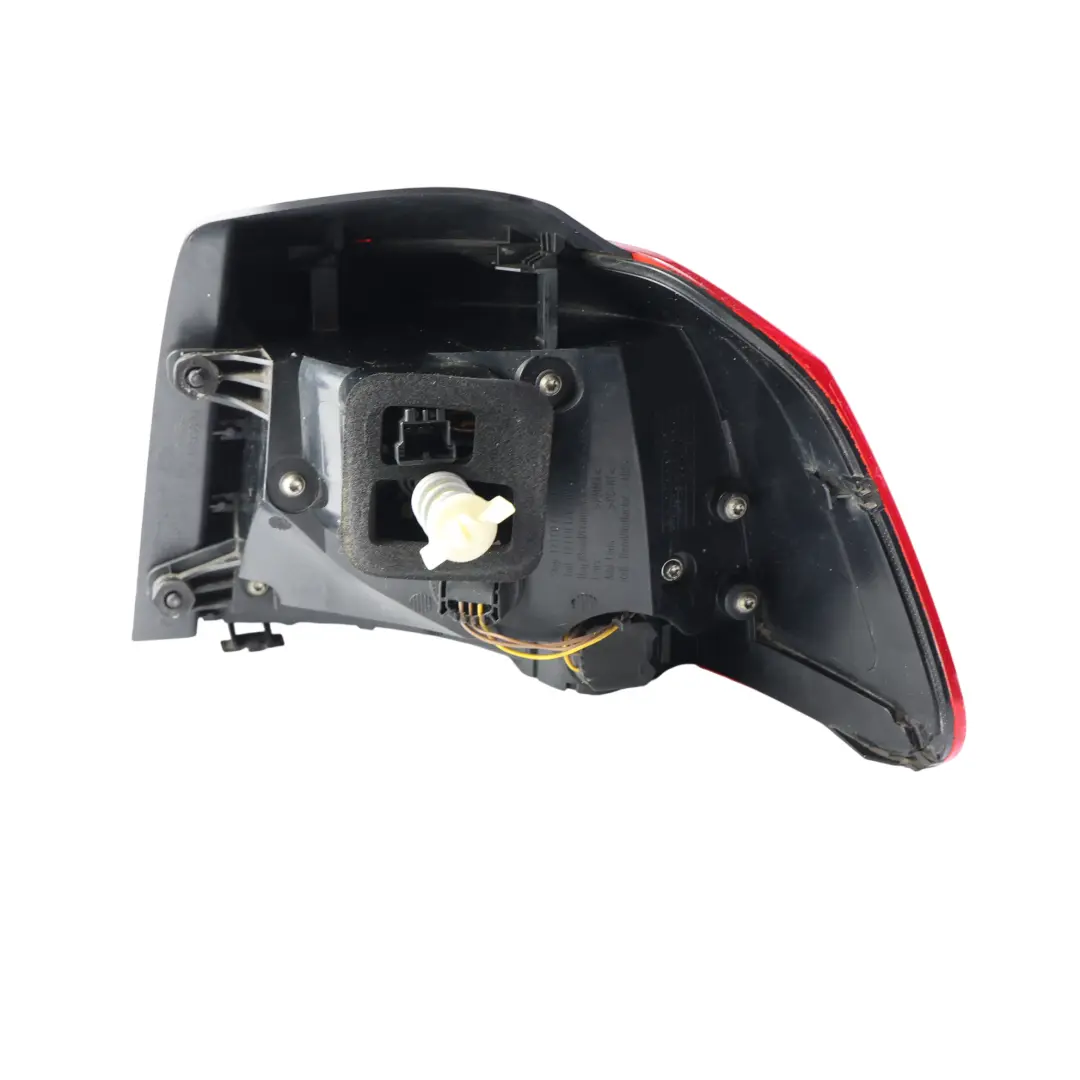 Mk6 GTI Luz Piloto Trasero Derecho Ahumado para Volkswagen Golf con número de pieza 5K0945096Q Volkswagen Golf Mk6 GTI Luz Piloto Trasero Derecho Ahumado - SKU 5K0945096Q - Número de pieza 5K0945096Q