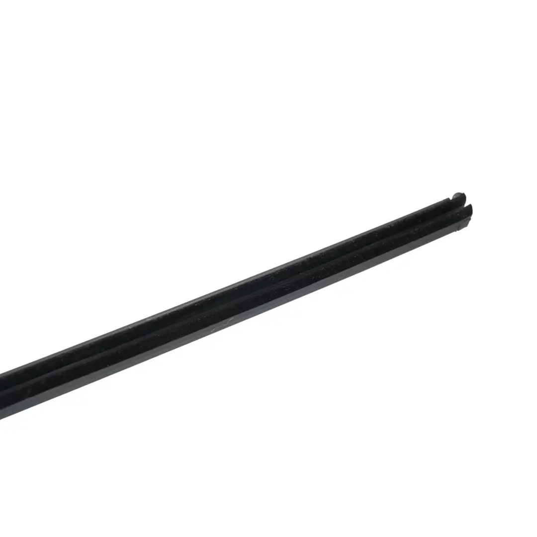 5K Fensterdichtung Außen Vorne Links für Volkswagen Golf GTI mit Teilenummer 5K4837477D Volkswagen Golf GTI 5K Fensterdichtung Außen Vorne Links - SKU 5K4837477D - Teilenummer 5K4837477D