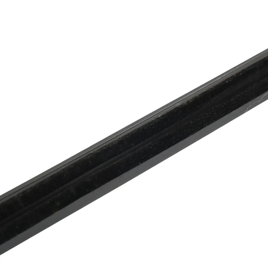 5K Guarnizione Finestrino Anteriore Sinistro per Volkswagen Golf GTI con numero di parte 5K4837477D Volkswagen Golf GTI 5K Guarnizione Finestrino Anteriore Sinistro - SKU 5K4837477D - Numero di parte 5K4837477D
