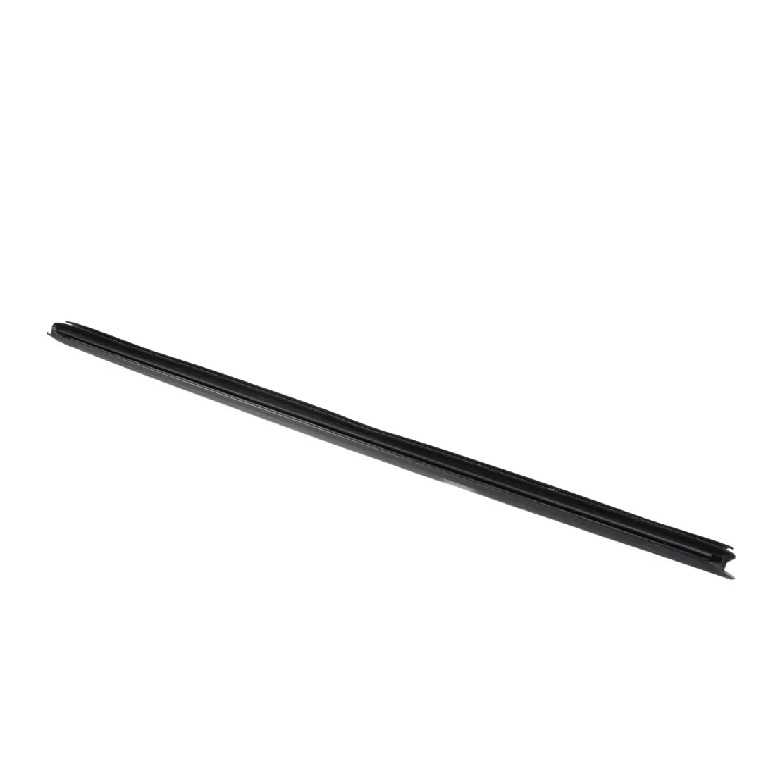 5K Guarnizione Finestrino Anteriore Sinistro per Volkswagen Golf GTI con numero di parte 5K4837477D Volkswagen Golf GTI 5K Guarnizione Finestrino Anteriore Sinistro - SKU 5K4837477D - Numero di parte 5K4837477D
