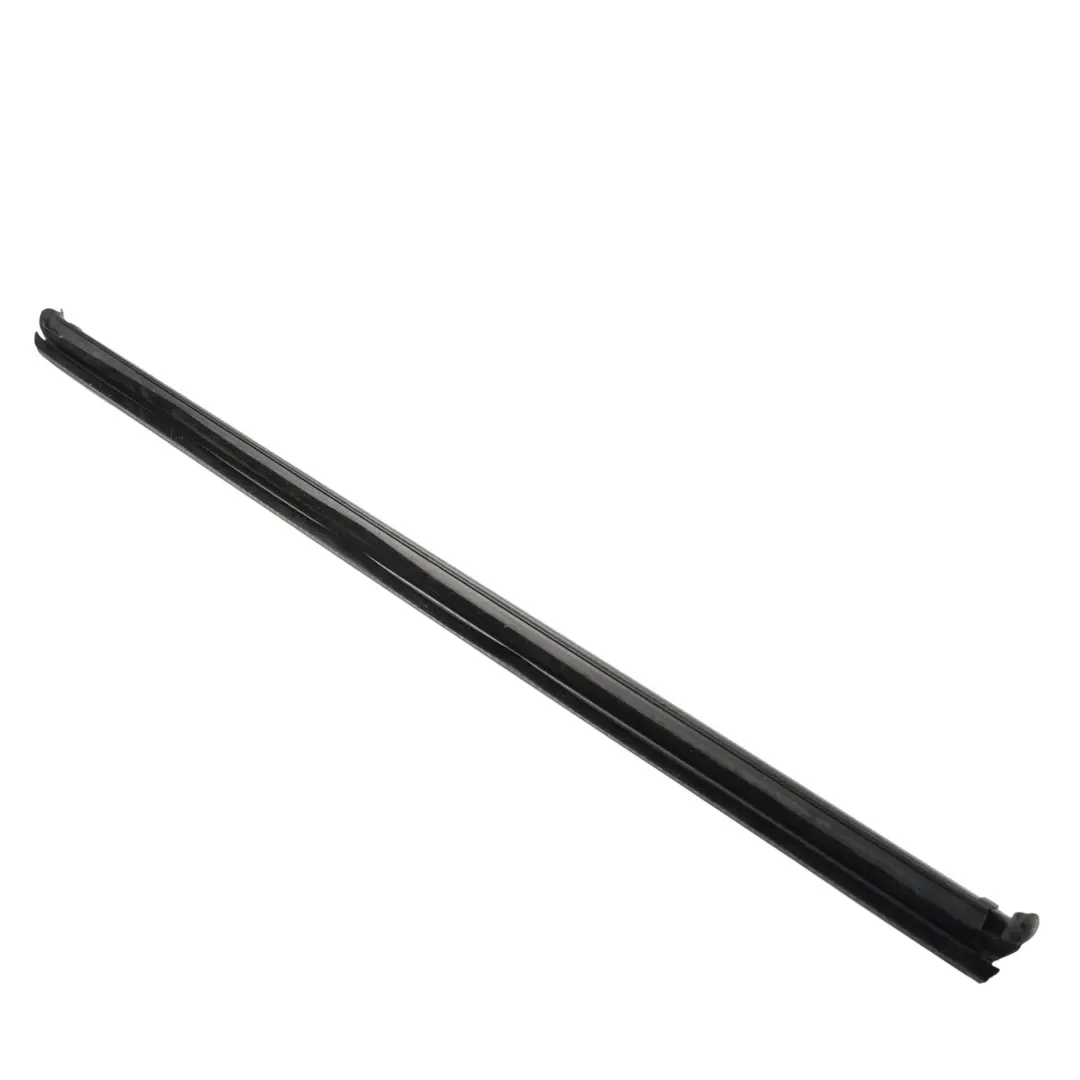 5K Uszczelka Szyby Zewnętrzna Przednia Prawa do Volkswagen Golf GTI o numerze 5K4837478D Volkswagen Golf GTI 5K Uszczelka Szyby Zewnętrzna Przednia Prawa - SKU 5K4837478D - Numer Części 5K4837478D
