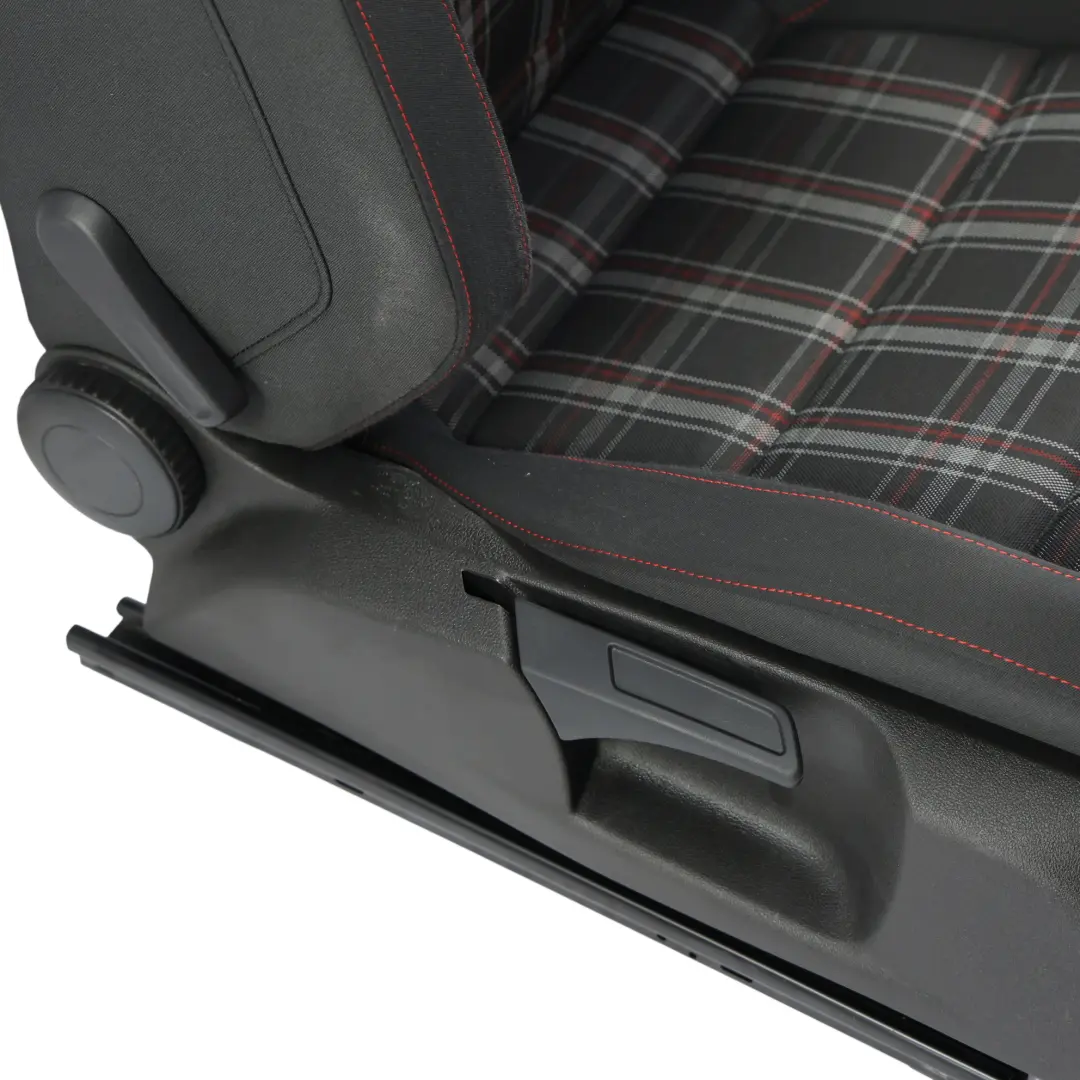 Mk6 5 Portes Siège Avant Droit Chauffant Tissu Noir Rouge pour Volkswagen Golf GTI à propos du numéro de pièce 5K4881806CM Volkswagen Golf GTI Mk6 5 Portes Siège Avant Droit Chauffant Tissu Noir Rouge - SKU 5K4881806CM-1 - Numéro de pièce 5K4881806CM