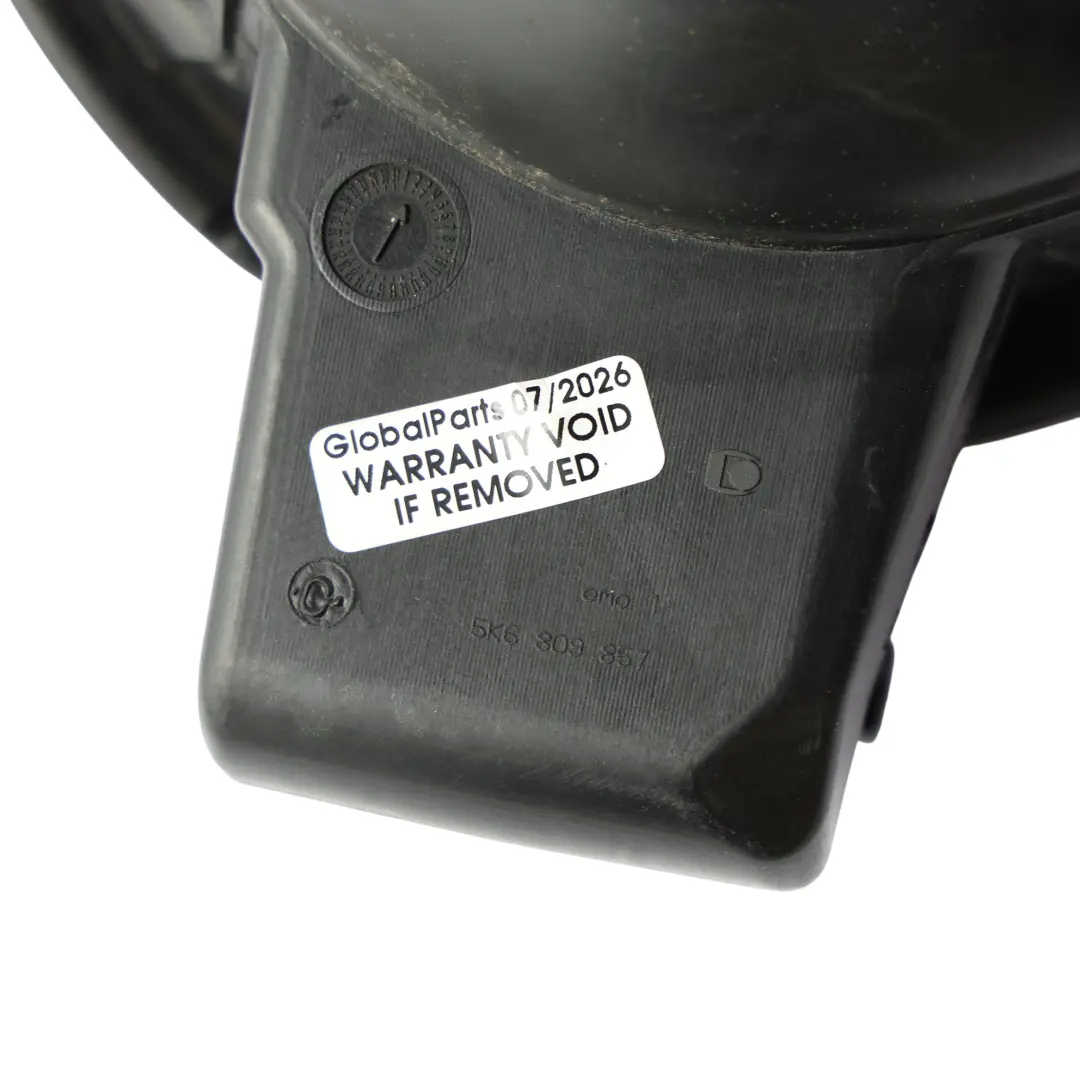 Mk6 Tapa Combustible Blanco Caramelo B9A para Volkswagen Golf con número de pieza 5K6809857 Volkswagen Golf Mk6 Tapa Combustible Blanco Caramelo B9A - SKU 5K6809857-CAN - Número de pieza 5K6809857