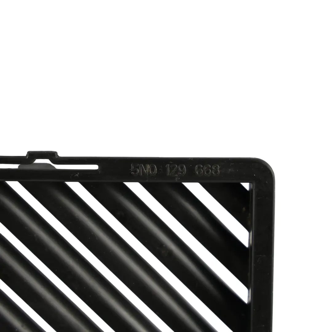 Wkład Filtra Powietrza Silnika do Audi Q3 8U VW Tiguan 5N o numerze 5N0129668 Audi Q3 8U VW Tiguan 5N Wkład Filtra Powietrza Silnika - SKU 5N0129668 - Numer Części 5N0129668