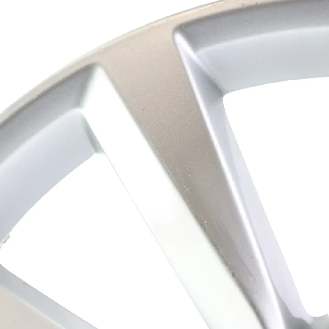 Silberne Leicht Metall Felge 17" ET:43 7J 5N0601025AH für Volkswagen Tiguan 5N mit Teilenummer 5N0601025AH-1 Volkswagen Tiguan 5N Silberne Leicht Metall Felge 17" ET:43 7J 5N0601025AH - SKU 5N0601025AH-1 - Teilenummer 5N0601025AH-1