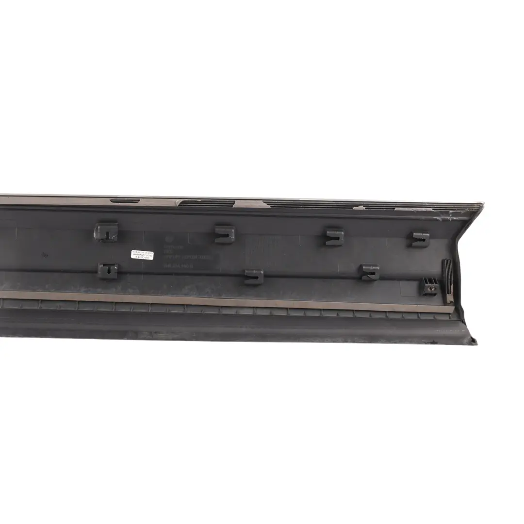 Türverkleidung Untere Zierleiste Vorne Rechts für Volkswagen Tiguan 5N mit Teilenummer 5N0854940D Volkswagen Tiguan 5N Türverkleidung Untere Zierleiste Vorne Rechts - SKU 5N0854940D - Teilenummer 5N0854940D