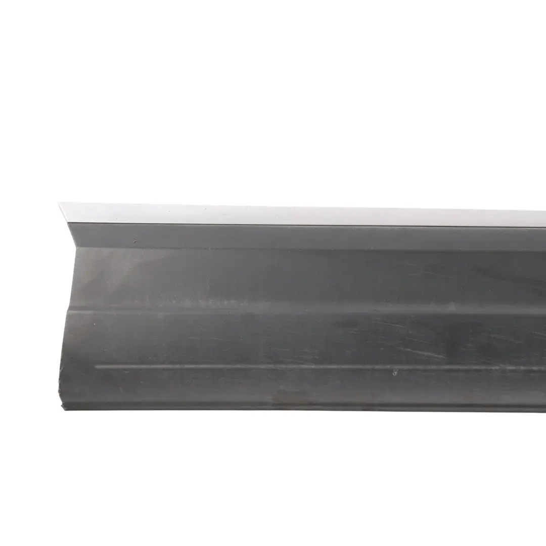 Moldura Inferior Puerta Delantera Derecha para Volkswagen Tiguan 5N con número de pieza 5N0854940D Volkswagen Tiguan 5N Moldura Inferior Puerta Delantera Derecha - SKU 5N0854940D - Número de pieza 5N0854940D