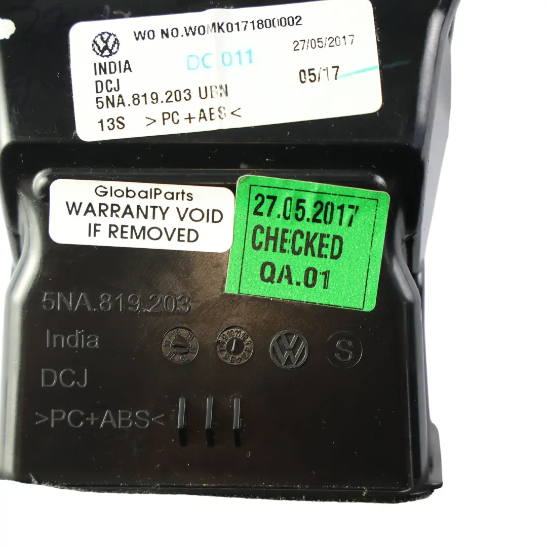MK2 Griglia Bocchetta Aria Console Posteriore per Volkswagen Tiguan con numero di parte 5NA819203 Volkswagen Tiguan MK2 Griglia Bocchetta Aria Console Posteriore - SKU 5NA819203 - Numero di parte 5NA819203