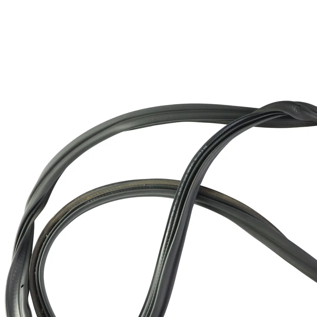 Joint Caoutchouc Étanchéité Hayon Coffre pour Volkswagen Tiguan 5N à propos du numéro de pièce 5NA827705A Volkswagen Tiguan 5N Joint Caoutchouc Étanchéité Hayon Coffre - SKU 5NA827705A - Numéro de pièce 5NA827705A