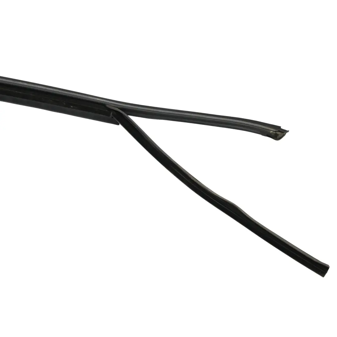 Volkswagen Tiguan 5N Guide Rail Vitre Avant Droit Noir - SKU 5NA837432E - Numéro de pièce 5NA837432E