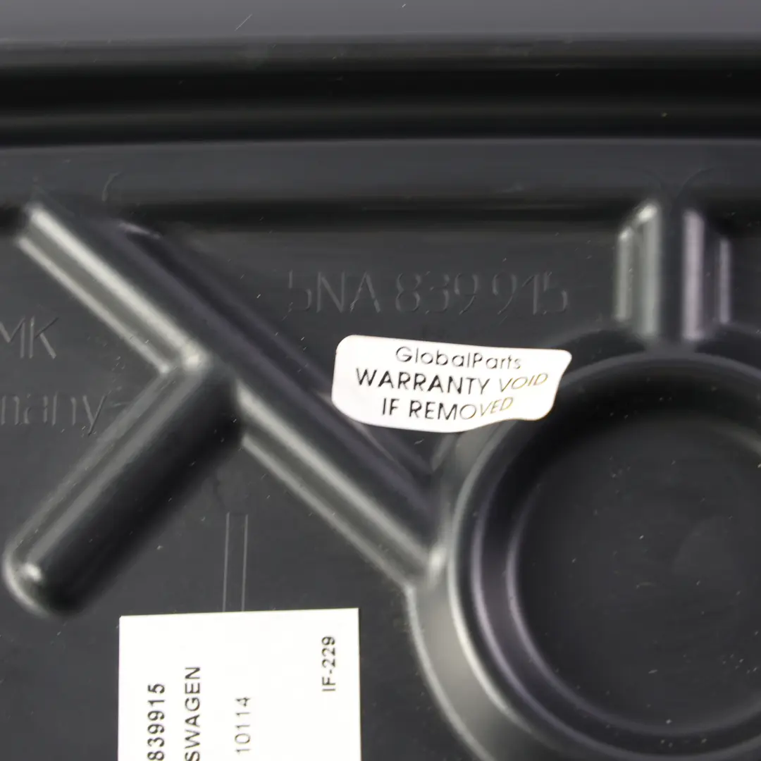 MK2 Tapa Soporte Puerta Trasera Izquierda para Volkswagen Tiguan con número de pieza 5NA839915 Volkswagen Tiguan MK2 Tapa Soporte Puerta Trasera Izquierda - SKU 5NA839915 - Número de pieza 5NA839915