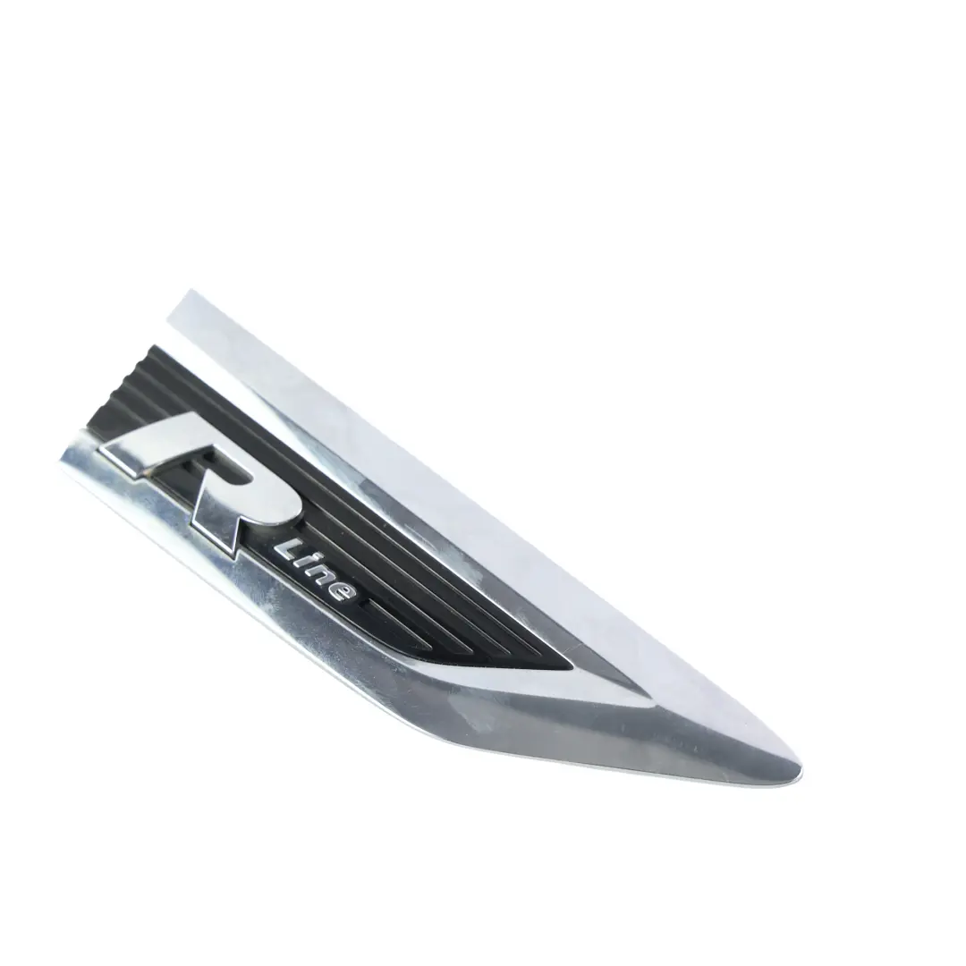 R-Line Emblemat Błotnika Przedni Prawy do Volkswagen Tiguan 5N o numerze 5NA853688B Volkswagen Tiguan 5N R-Line Emblemat Błotnika Przedni Prawy - SKU 5NA853688B - Numer Części 5NA853688B