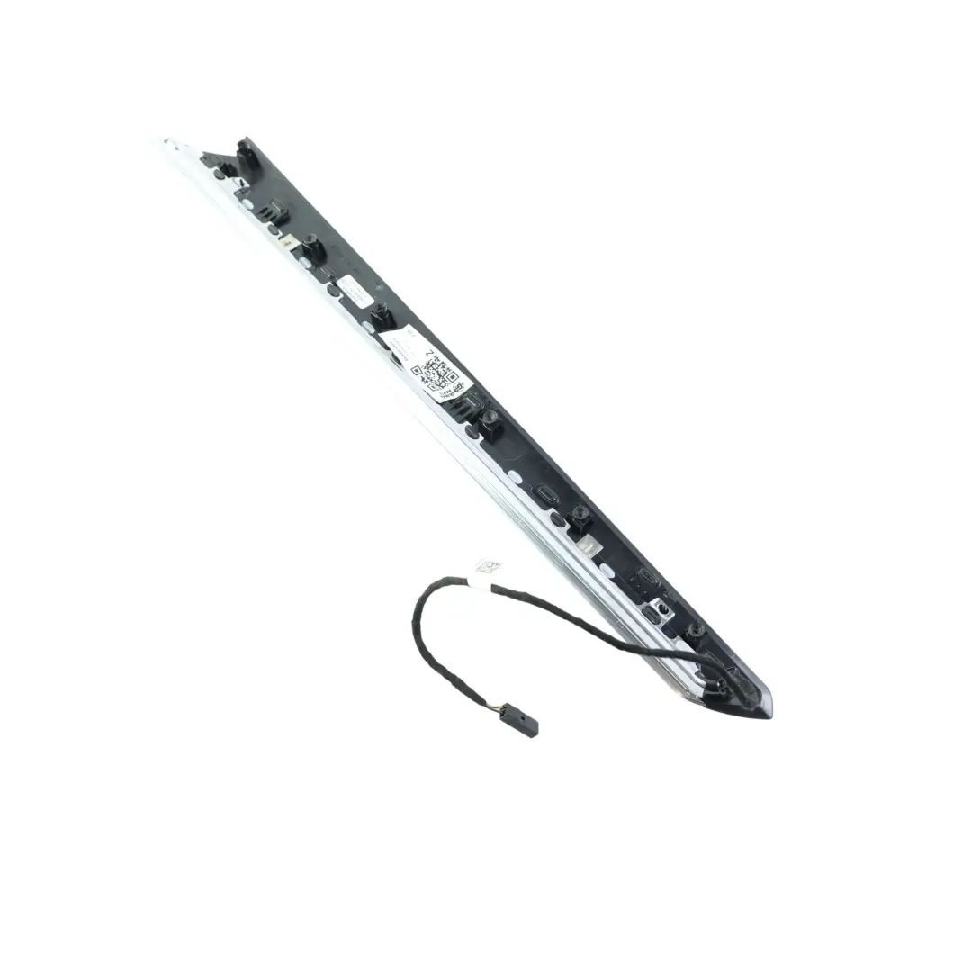Mk2 Listwa Boczka Drzwi Tylna Prawa do Volkswagen Tiguan o numerze 5NA867450A Volkswagen Tiguan Mk2 Listwa Boczka Drzwi Tylna Prawa - SKU 5NA867450A - Numer Części 5NA867450A