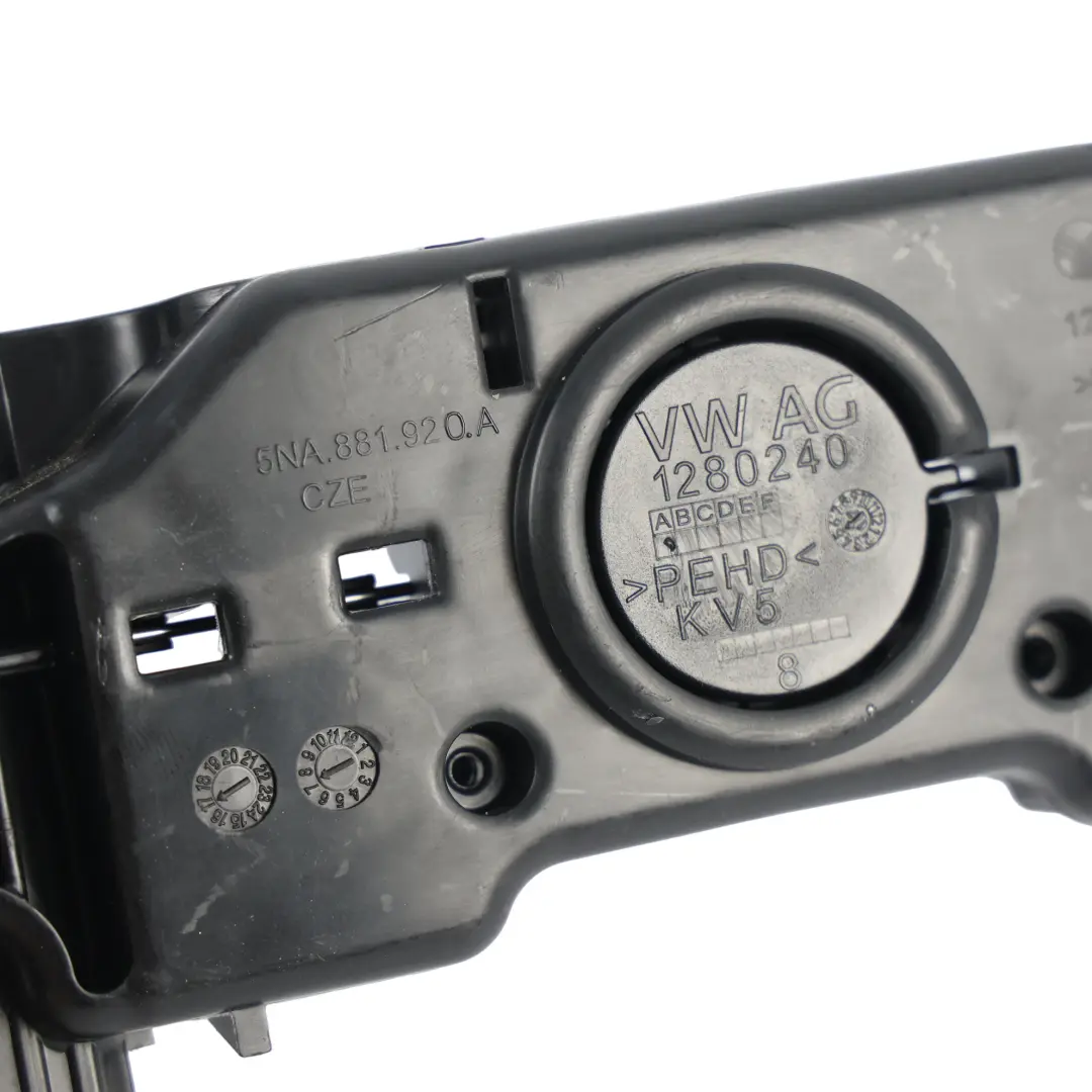Audi A3 S3 RS3 8Y Guide Appui-Tête Siège Avant Gauche Droit - SKU 5NA881920A - Numéro de pièce 5NA881920A