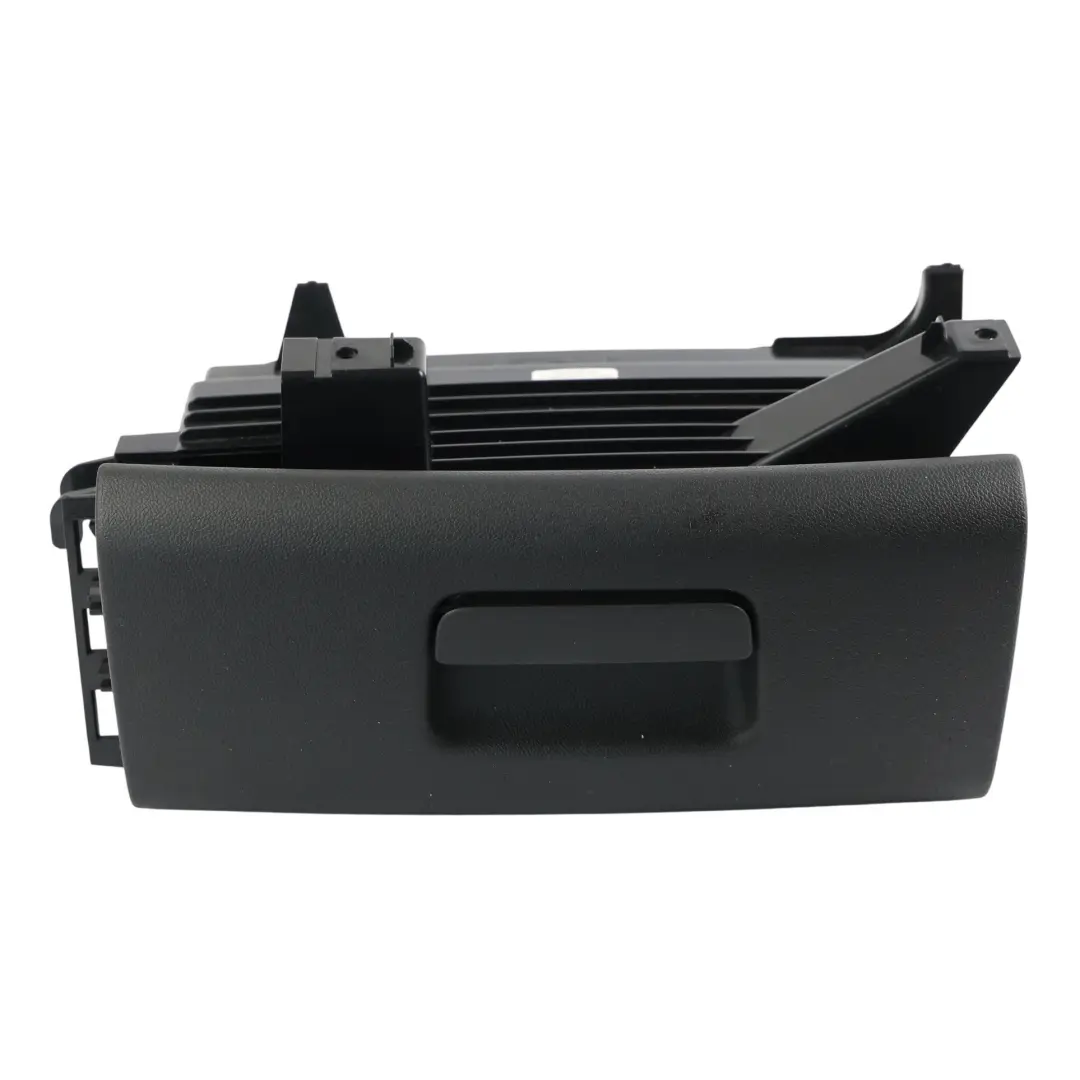 Volkswagen Tiguan 5N Caddy SB Bandeja Bajo Asiento Conductor - SKU 5NA882600 - Número de pieza 5NA882600