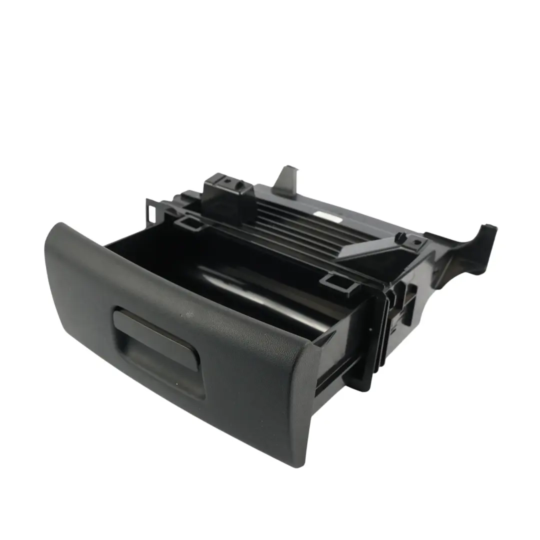 Volkswagen Tiguan 5N Caddy SB Bandeja Bajo Asiento Conductor - SKU 5NA882600 - Número de pieza 5NA882600