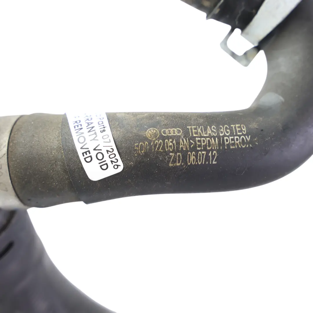 Kühlmittelschlauch 2.0 TSI TFSI für Volkswagen Golf Mk7 Audi A3 8V mit Teilenummer 5Q0122051AN Volkswagen Golf Mk7 Audi A3 8V Kühlmittelschlauch 2.0 TSI TFSI - SKU 5Q0122051AN - Teilenummer 5Q0122051AN