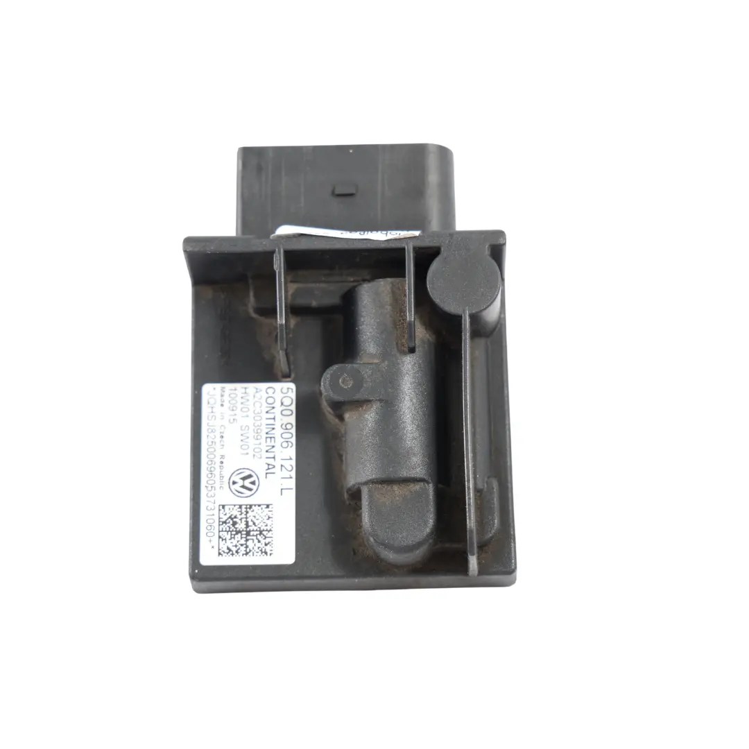 Volkswagen Golf Mk7 Fuel Pump Control Module ECU 2.0 TDI - SKU 5Q0906121L - Part number 5Q0906121L