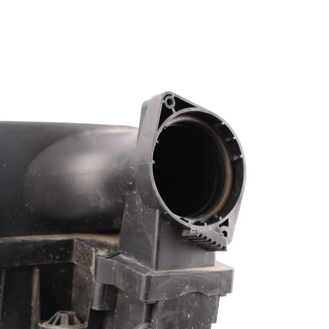 Filter Housing Box 2.0 Petrol to Audi A3 8V Volkswagen Passat B8 Air with Part number 5QF129607 Audi A3 8V Volkswagen Passat B8 Air Filter Housing Box 2.0 Petrol - SKU 5QF129607 - Part number 5QF129607