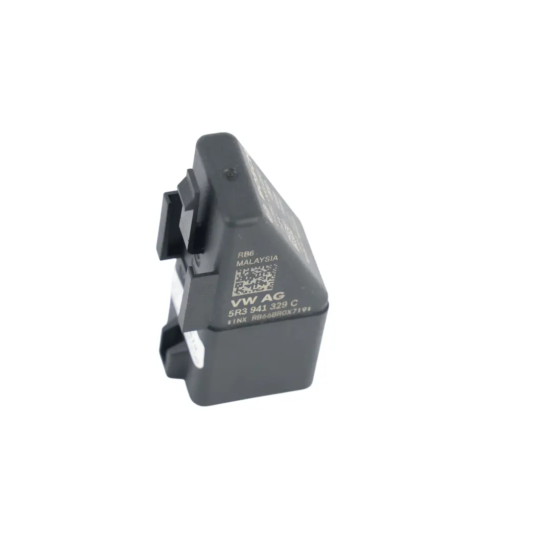 Przekaźnik Sterownik Modułu AdBlue 2.0 TDI do Volkswagen Caddy SB o numerze 5R3941329C Volkswagen Caddy SB Przekaźnik Sterownik Modułu AdBlue 2.0 TDI - SKU 5R3941329C - Numer Części 5R3941329C