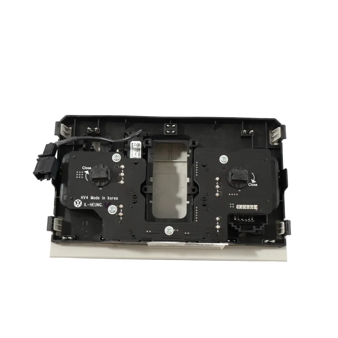 Volkswagen Golf 5G Innenraum Leseleuchte Dachhimmel - SKU 5TA947105A - Teilenummer 5TA947105A