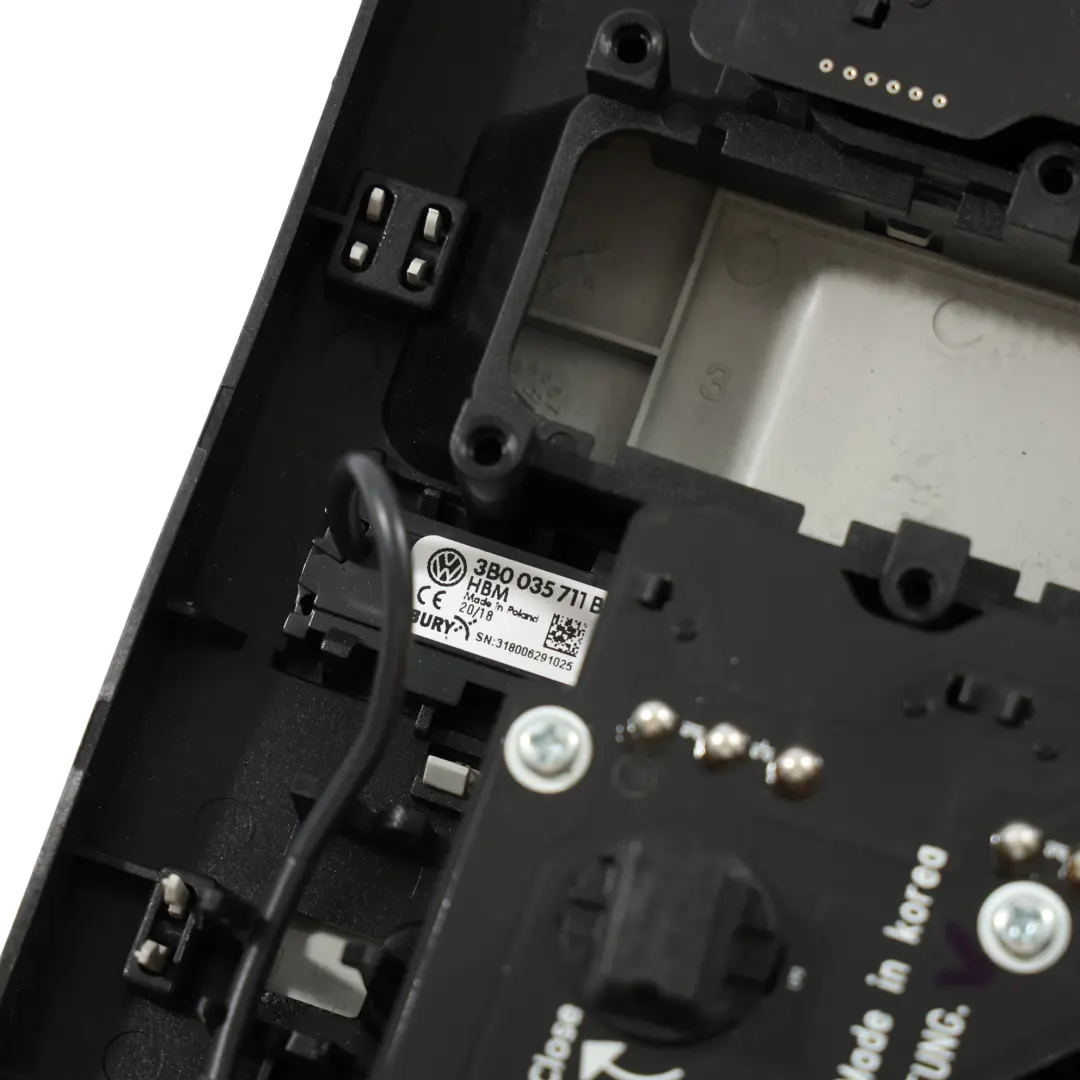 5G Plafoniera Luce Lettura Abitacolo Interna per Volkswagen Golf con numero di parte 5TA947105A Volkswagen Golf 5G Plafoniera Luce Lettura Abitacolo Interna - SKU 5TA947105A - Numero di parte 5TA947105A