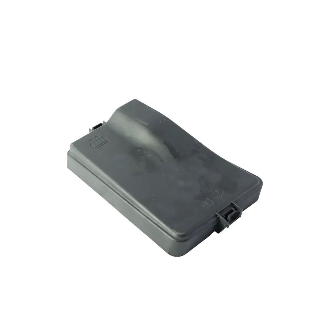 Couvercle Boîtier Boîte Fusibles pour Volkswagen Caddy Golf GTI CD1 à propos du numéro de pièce 5WA937132A Volkswagen Caddy Golf GTI CD1 Couvercle Boîtier Boîte Fusibles - SKU 5WA937132A - Numéro de pièce 5WA937132A