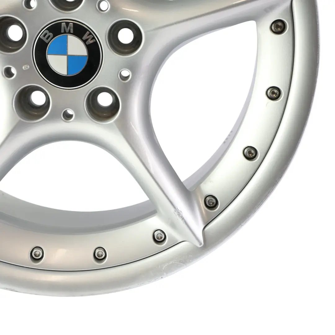Jante Arrière Alliage Argenté 18" 8,5J ET:50 Rayons Étoilés 108 pour BMW Z4 E85 E86 à propos du numéro de pièce 6758195 BMW Z4 E85 E86 Jante Arrière Alliage Argenté 18" 8,5J ET:50 Rayons Étoilés 108 - SKU 6758195-1 - Numéro de pièce 6758195