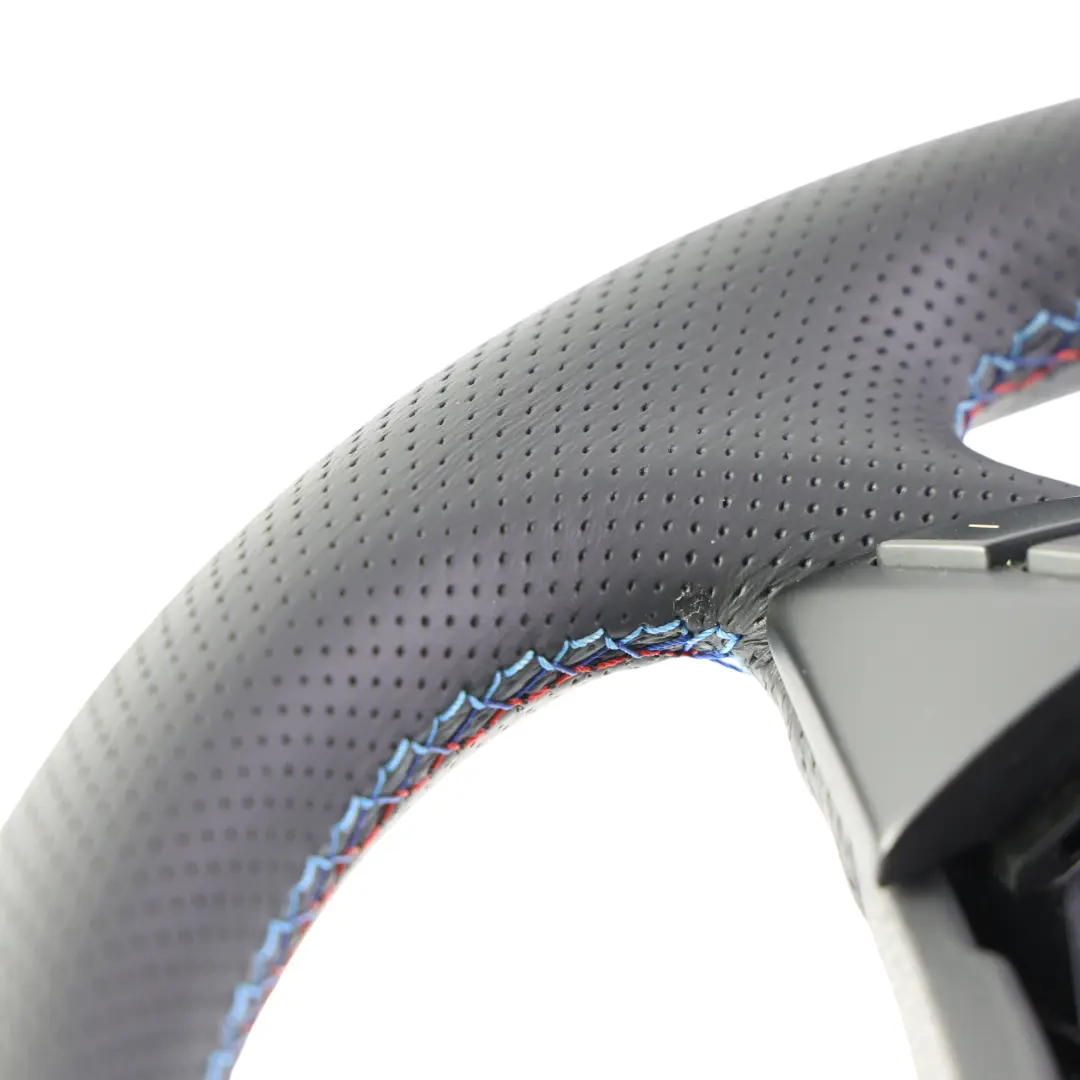 Volant avec NEUF Noir Cuir, M-Sport stylise pour BMW E60 E61 LCI à propos du numéro de pièce 6774456 BMW E60 E61 LCI Volant avec NEUF Noir Cuir, M-Sport stylise - SKU 6774456-1 - Numéro de pièce 6774456