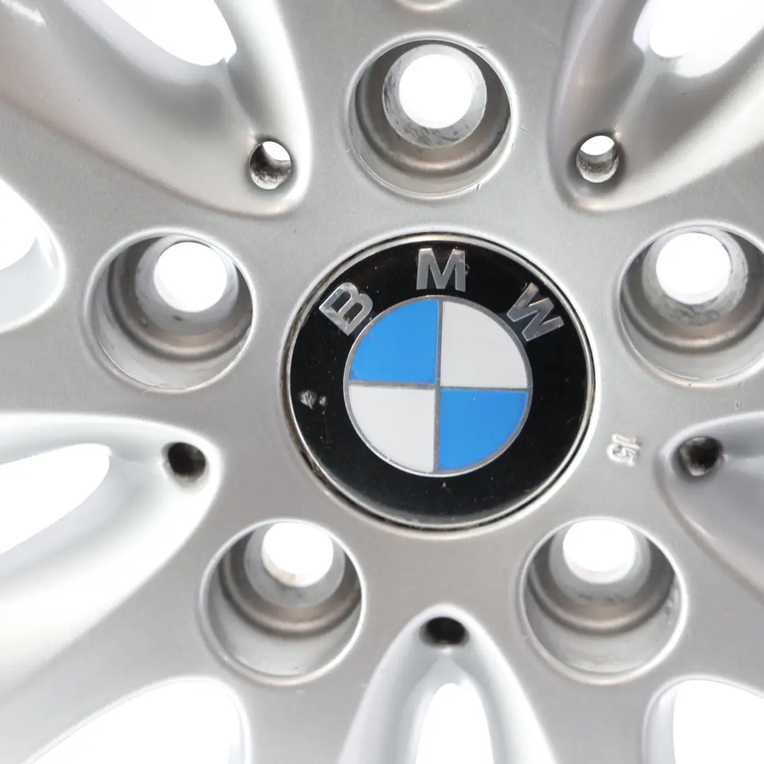 Jante en Alliage Leger 16" 7J ET:44 V-spoke 229 pour BMW E81 E82 E87 E88 à propos du numéro de pièce 6774684 BMW E81 E82 E87 E88 Jante en Alliage Leger 16" 7J ET:44 V-spoke 229 - SKU 6774684-3 - Numéro de pièce 6774684
