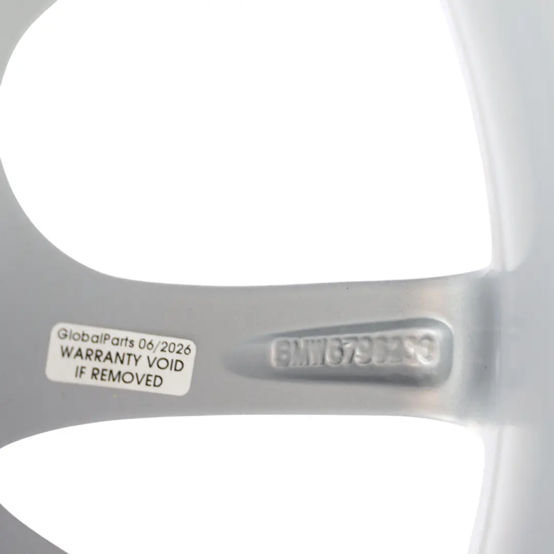 Silberne Leichtmetallfelge 16" 7J ET:31 V-Speiche 390 für BMW F30 F31 F36 mit Teilenummer 6796236 BMW F30 F31 F36 Silberne Leichtmetallfelge 16" 7J ET:31 V-Speiche 390 - SKU 6796236 - Teilenummer 6796236