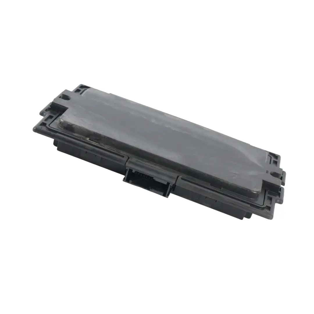 Footwell ECU Light Control Unit Module MAX Kuester FRM3R PL2 9224599 to BMW E88 with Part number 6827065 BMW E88 Footwell ECU Light Control Unit Module MAX Kuester FRM3R PL2 9224599 - SKU 6827065-2 - Part number 6827065
