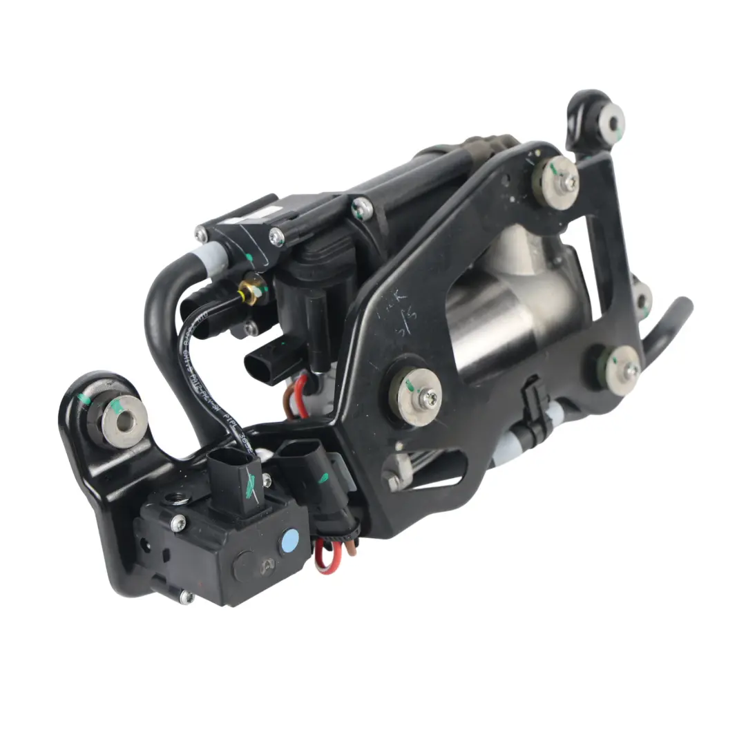 Kompresor Zawieszenia Pneumatycznego Samopoziomującego do BMW X5 F15 o numerze 6875177 BMW X5 F15 Kompresor Zawieszenia Pneumatycznego Samopoziomującego - SKU 6875177-3 - Numer Części 6875177