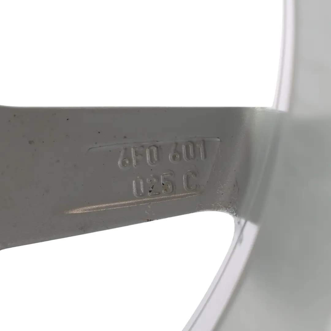 Srebrna Felga Aluminiowa 17" 7J ET:51 do Seat Ibiza o numerze 6F0601025C Seat Ibiza Srebrna Felga Aluminiowa 17" 7J ET:51 - SKU 6F0601025C-1 - Numer Części 6F0601025C