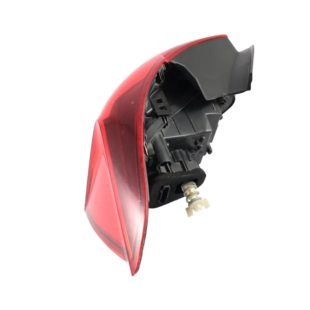 Seat Ibiza MK5 Luz Trasera LED Derecha - SKU 6F0945208J - Número de pieza 6F0945208J