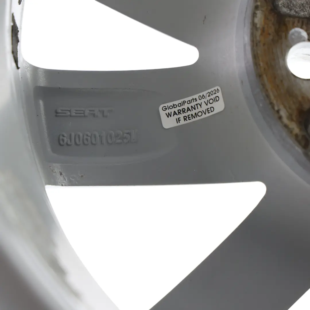 Mk4 Jante Alliage Argent 15" ET:38 6J pour Seat Ibiza à propos du numéro de pièce 6J0601025M Seat Ibiza Mk4 Jante Alliage Argent 15" ET:38 6J - SKU 6J0601025M-2 - Numéro de pièce 6J0601025M
