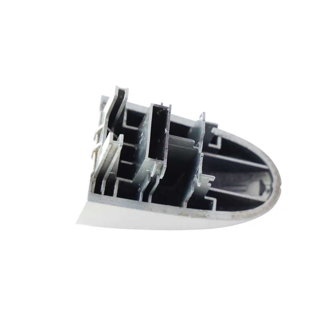 MK4 Maniglia Porta Posteriore Sinistra Destra Thunder Metallic 686 per Ford Mondeo con numero di parte 6M21-U218B08-BCW Ford Mondeo MK4 Maniglia Porta Posteriore Sinistra Destra Thunder Metallic 686 - SKU 6M21-U218B08-BCW-THU - Numero di parte 6M21-U218B08-BCW