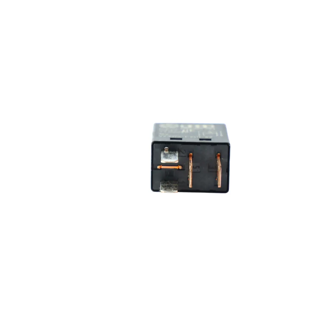 MK4 Passat B7 Relais Feu Stop 4 Broches Noir pour Volkswagen Polo à propos du numéro de pièce 6Q0951253 Volkswagen Polo MK4 Passat B7 Relais Feu Stop 4 Broches Noir - SKU 6Q0951253 - Numéro de pièce 6Q0951253