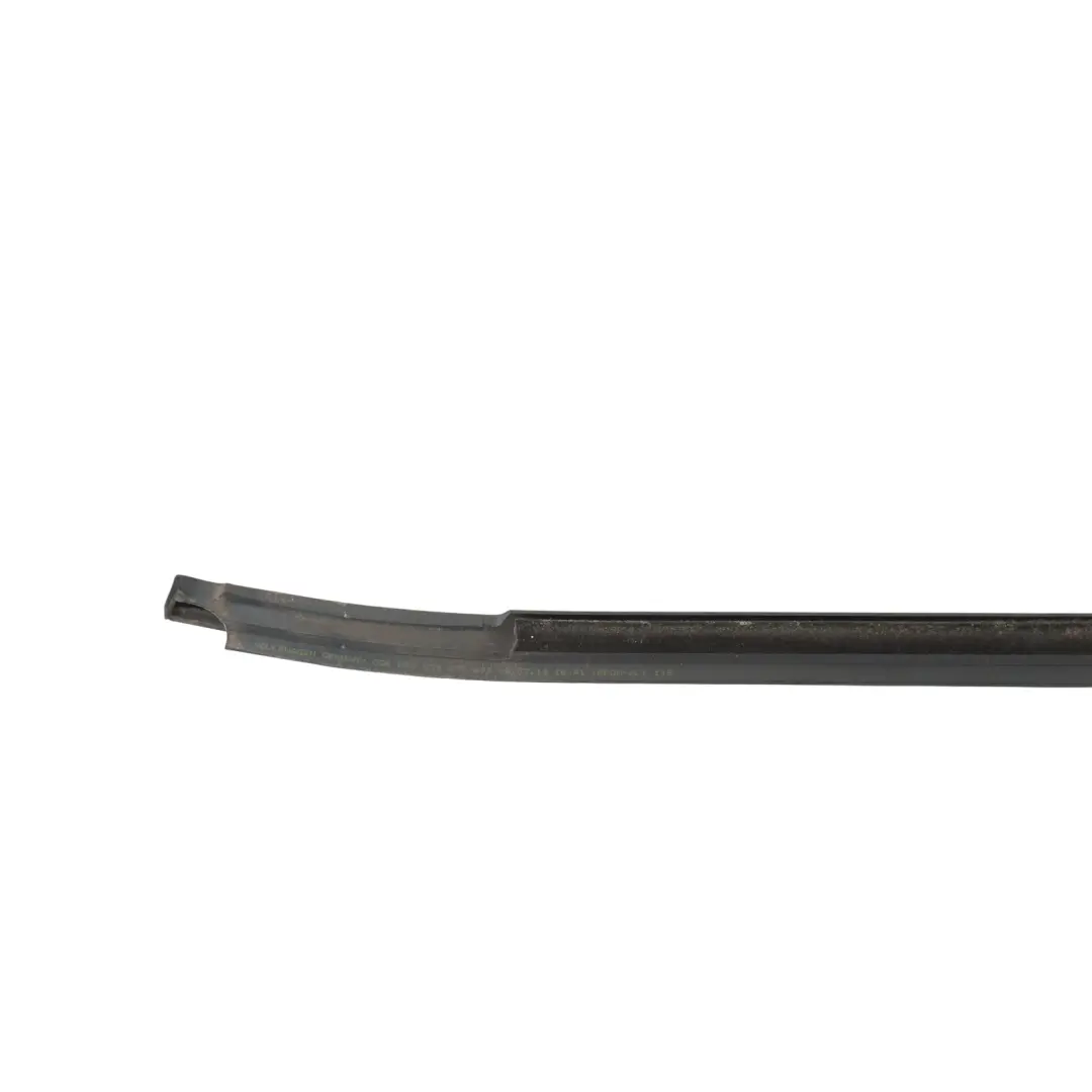 5D Joint Extérieur Caoutchouc Vitre Porte Arrière Gauche pour VW Polo 6R à propos du numéro de pièce 6R6839477 VW Polo 6R 5D Joint Extérieur Caoutchouc Vitre Porte Arrière Gauche - SKU 6R6839477 - Numéro de pièce 6R6839477